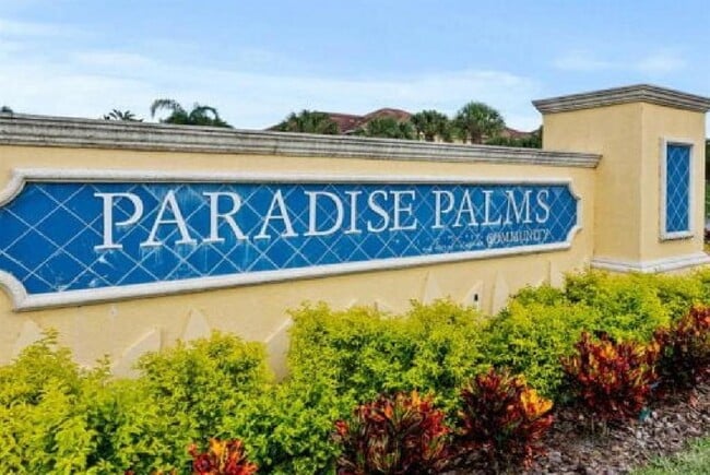 Building Photo - 8950 Coco Palm Rd