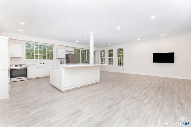 Building Photo - 235 White Deer Rocks Rd