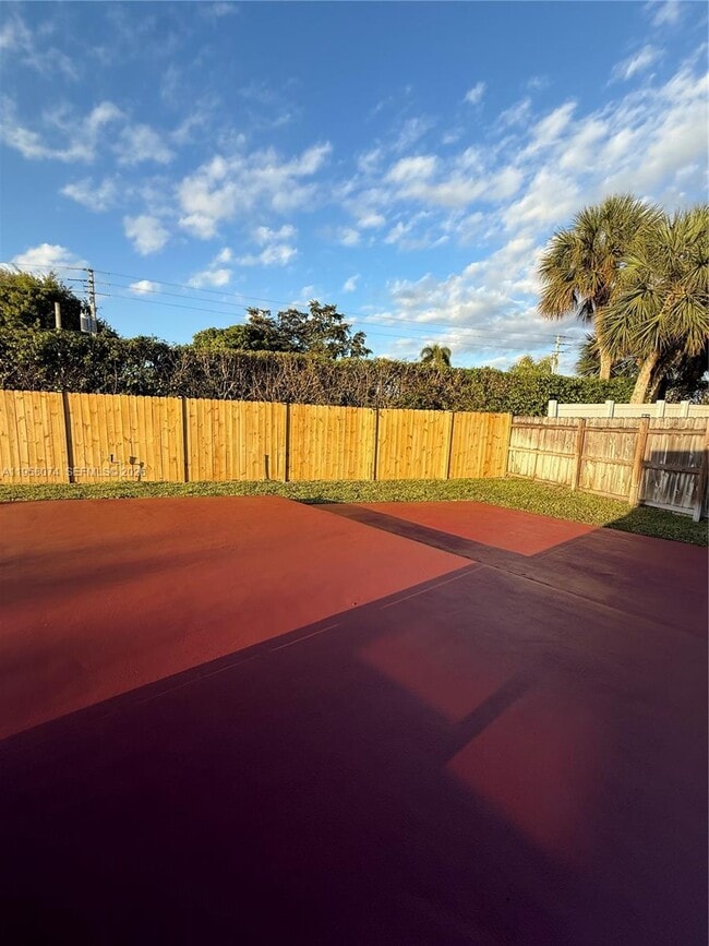 Building Photo - 19253 Carolina Cir