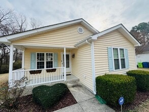 Building Photo - Short term lease available!