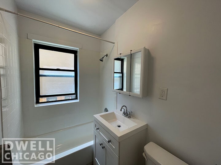 Building Photo - 2342 N Spaulding Ave