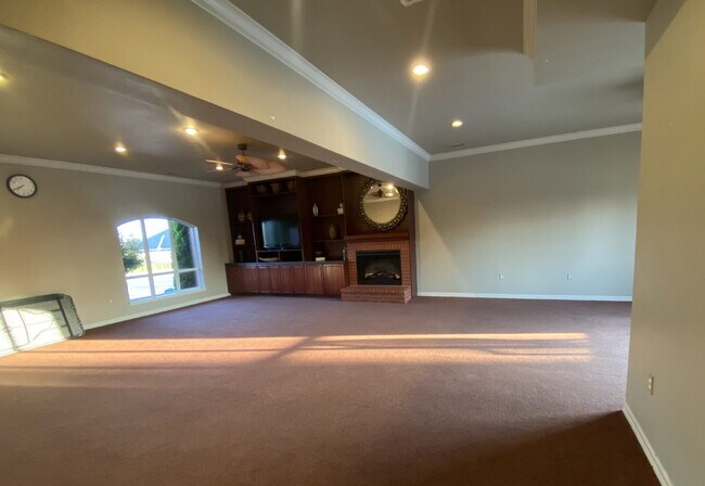 Building Photo - 410 Beasley Dr
