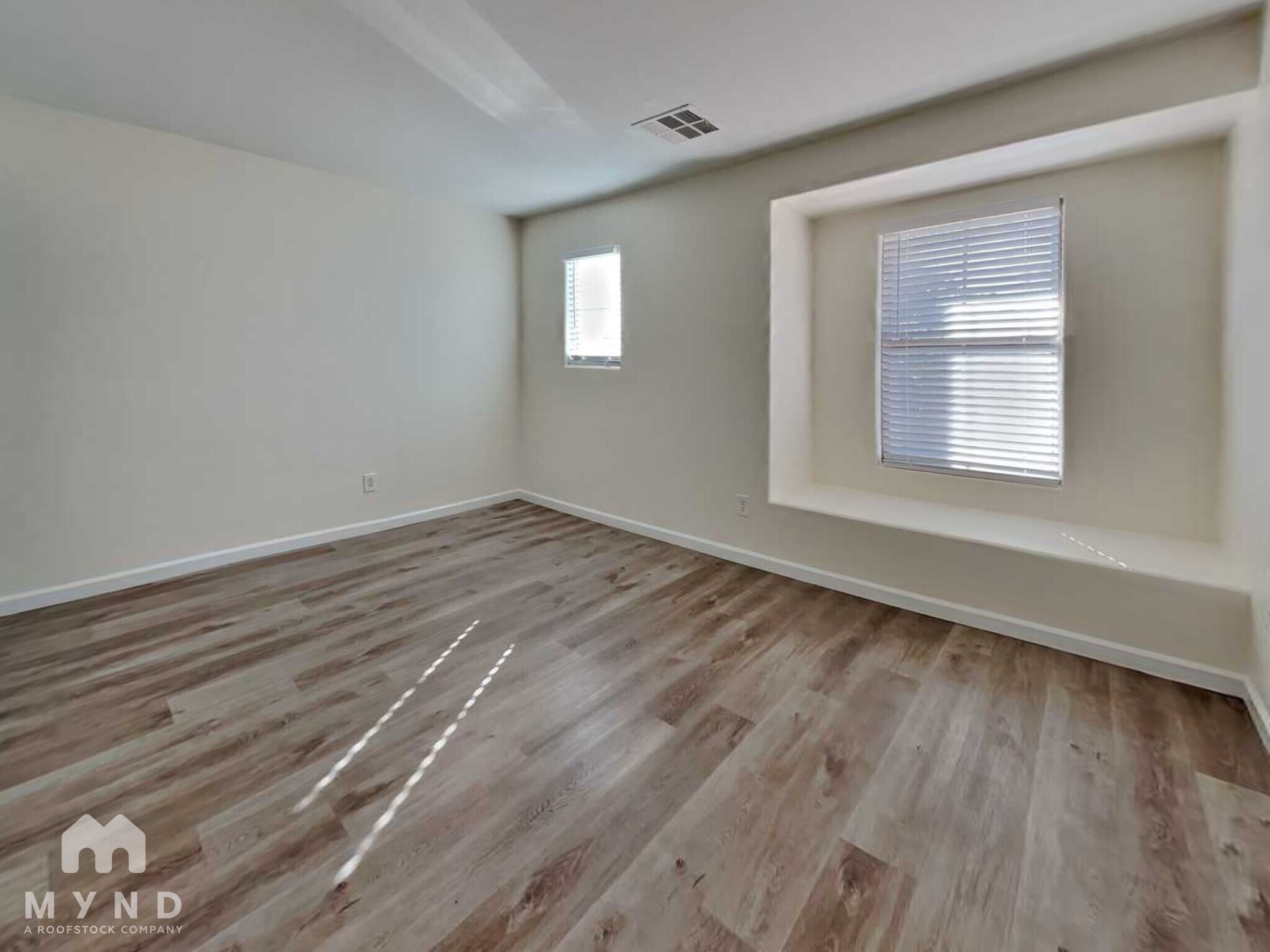 Building Photo - 1635 S Starling Dr