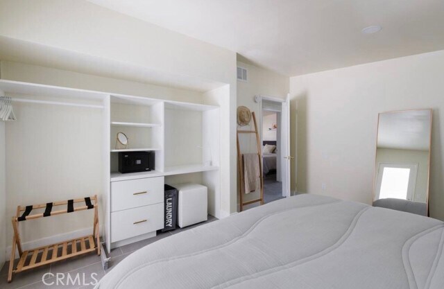 Building Photo - 61495 La Jolla Dr