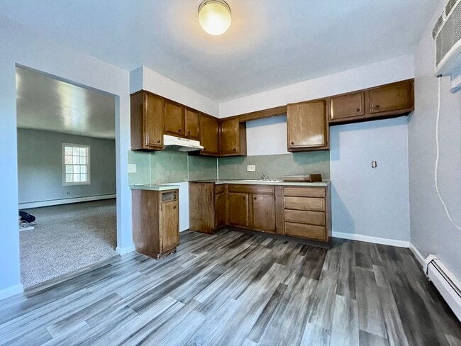 Building Photo - 1340 Blossom St SE