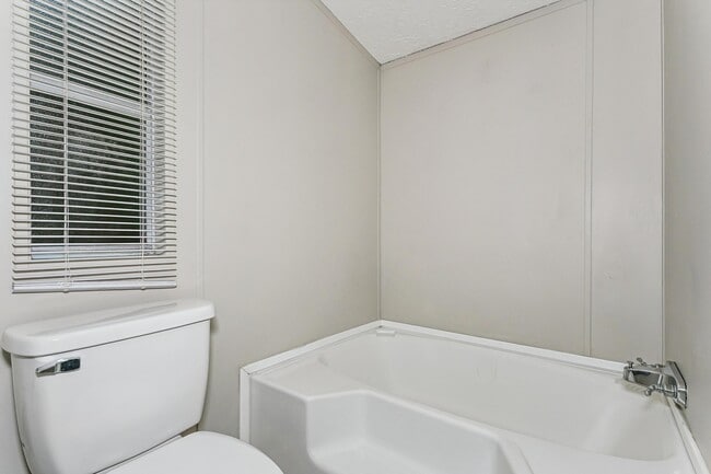 Building Photo - 223 Ajax Dr NW