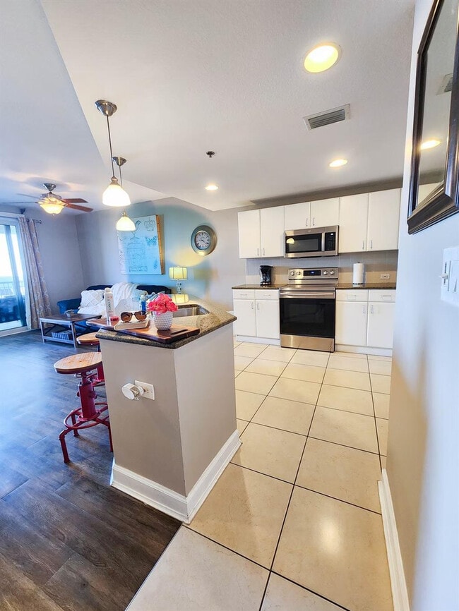 Building Photo - 11800 Front Beach Rd