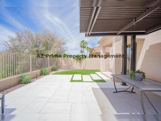 Building Photo - 5039 E Lucia Dr