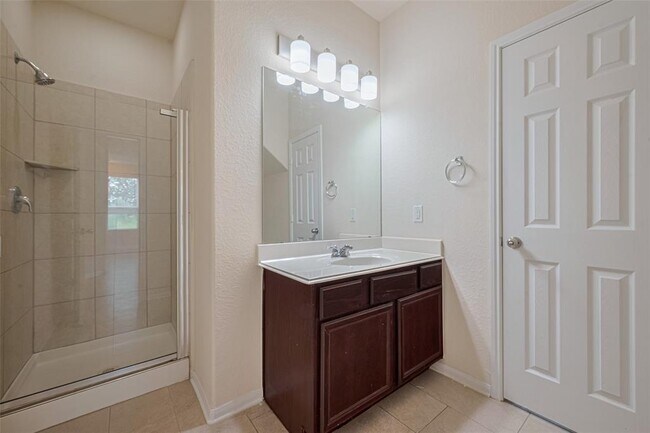 Building Photo - 18402 Each Elm Way