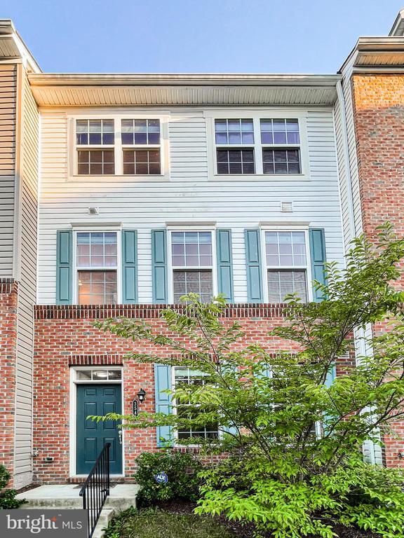 Building Photo - 3541 Woodlake Dr