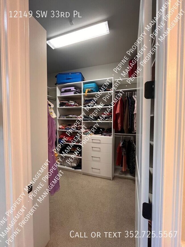 Building Photo - 12149 SW 33rd Pl