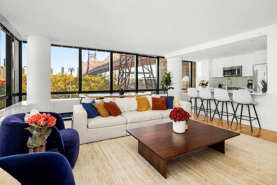 Building Photo - 1113 York Ave