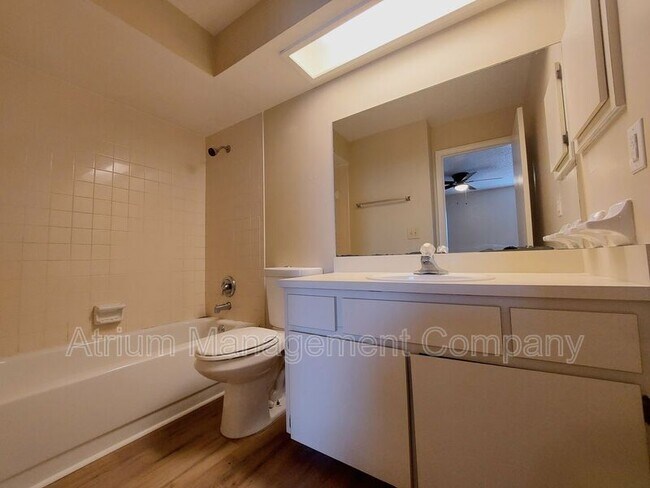 Building Photo - 1906 Crystal Grove Dr