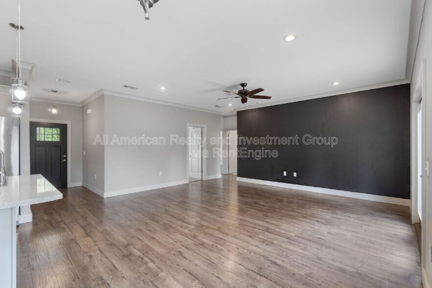 Building Photo - 4464 Goldfinch Way