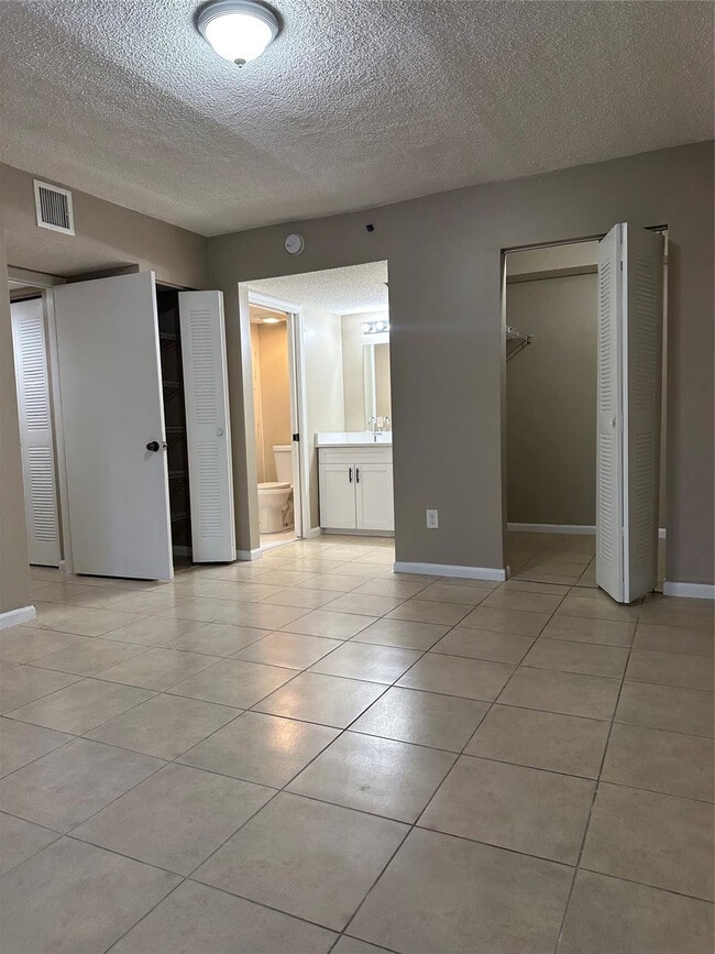 Building Photo - 5590 NW 61st St