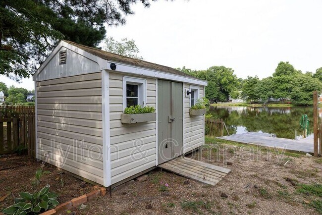 Building Photo - 7712 Breaker Point Ct