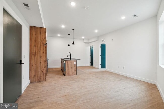 Building Photo - 4181 Mantua Ave