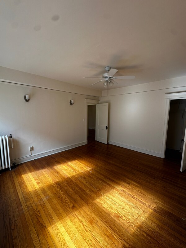 Building Photo - 1006 E State St