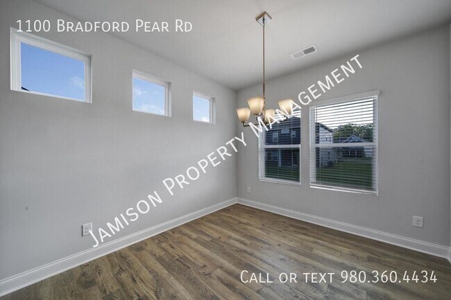 Building Photo - 1100 Bradford Pear Rd