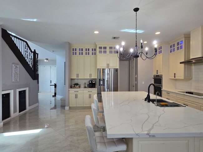 Building Photo - 4102 Artesa Dr