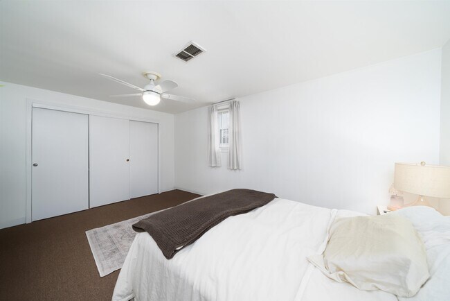 Building Photo - 364 1st St