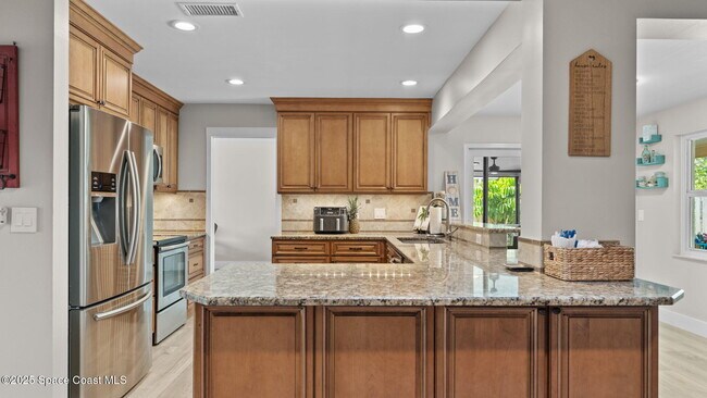 Building Photo - 375 Cherry Dr
