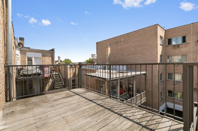 Building Photo - 7363 N Ashland Blvd