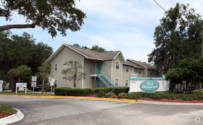 Primary Photo - Oak Hammock Apartments