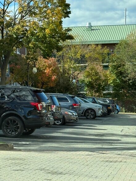 Building Photo - 304 Saint Michaels Walk