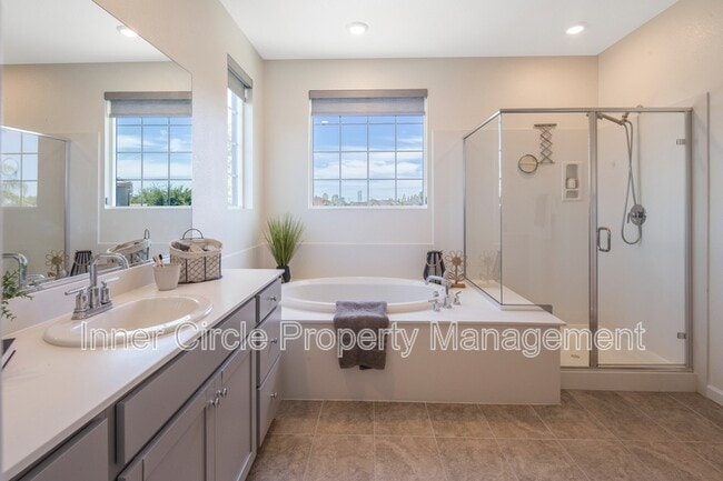 Building Photo - 5408 Mazant Loop