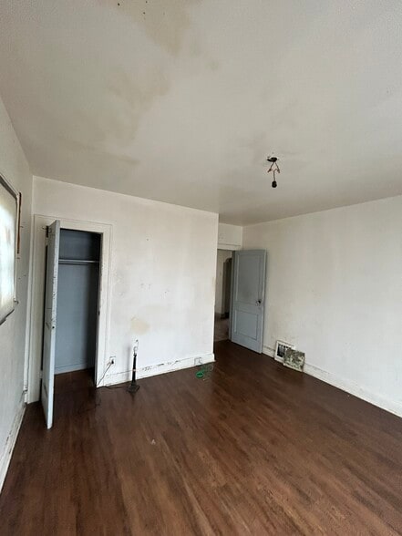 Building Photo - 5515 Alcott Ave