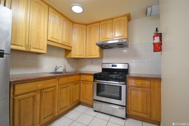 Building Photo - 120 Leland Ave