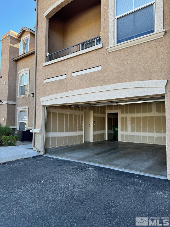 Building Photo - 1325 S Meadows Pkwy