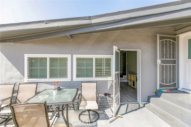 Building Photo - 1527 N Screenland Dr
