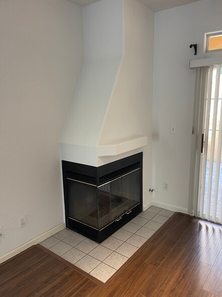 Building Photo - 375 Hope St