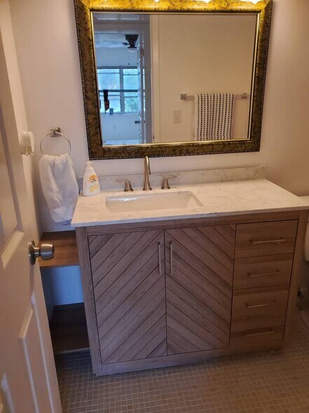 bathroom - 3147 29th Ave N