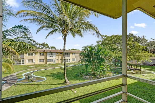 Building Photo - 5140 SW 40th Ave