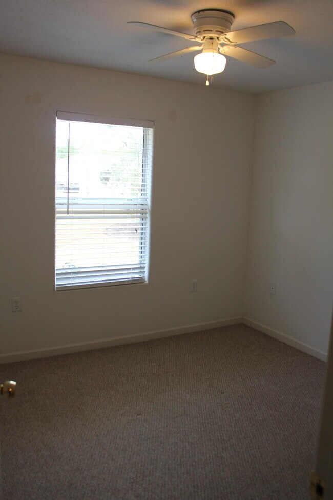 Building Photo - 8617 Olivera St