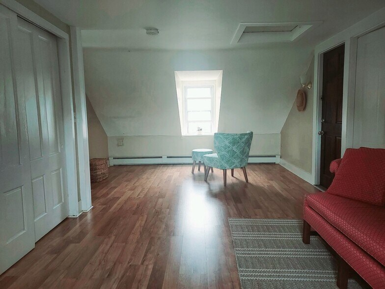 Building Photo - 50 Oliver St