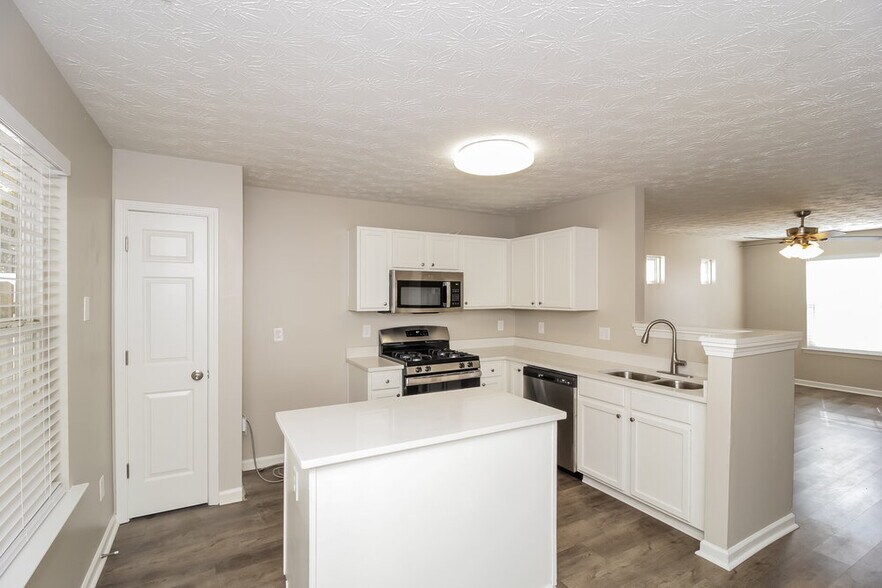 Building Photo - 134 Silver Fox Trail