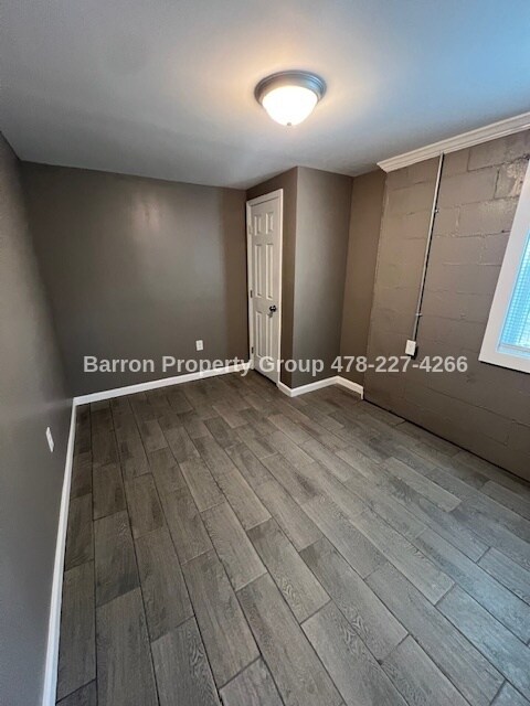 Building Photo - 2431 Monroe Ave