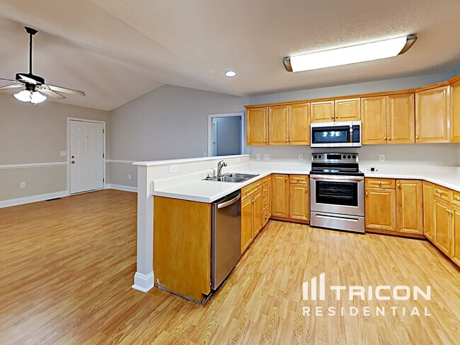 Building Photo - 657 Beavers Cove Ln NW