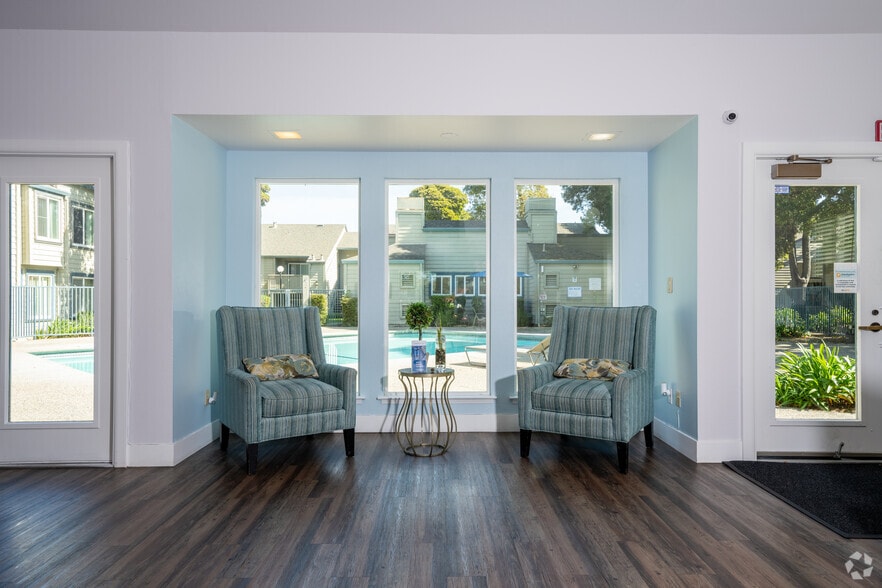 Leasing Office - Seabreeze Apartment Homes