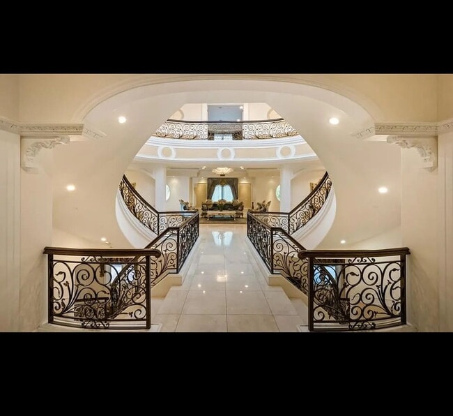 Building Photo - NO MIN CREDIT SCORE REQUIRED, BK OKAY, PAST EVICTION OKAY!, BACKGROUND FRIENDLY. Apply at "The Re...