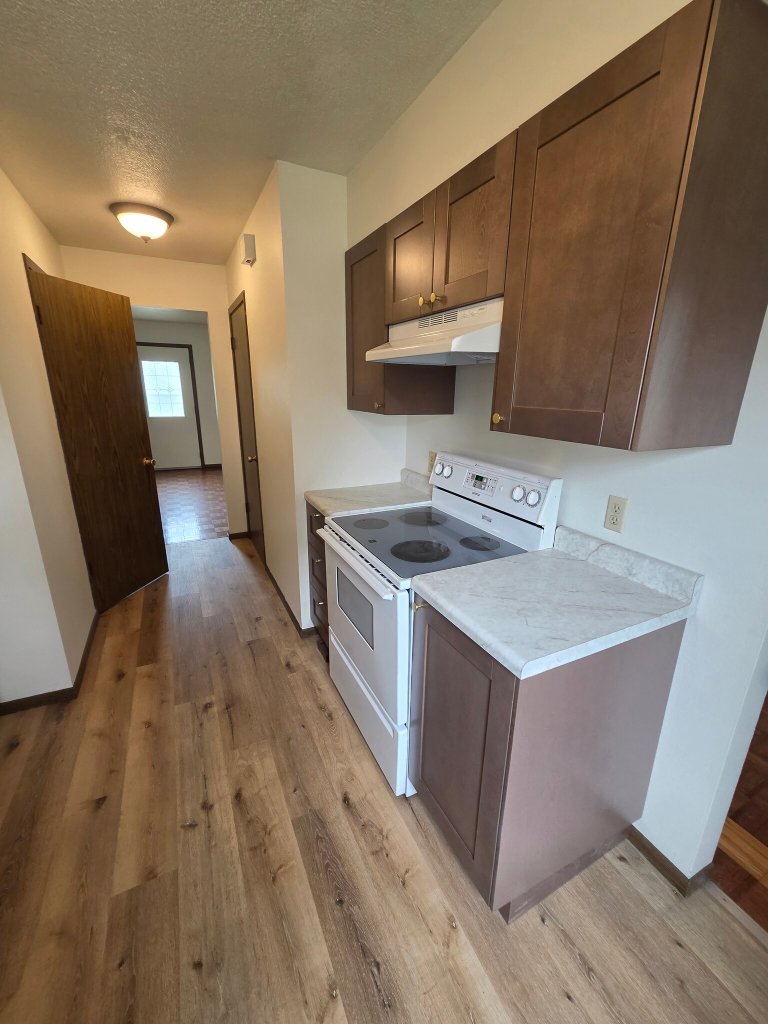 Kitchen - 1106 Oleson Rd