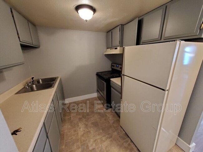 Building Photo - 632 N Shields St