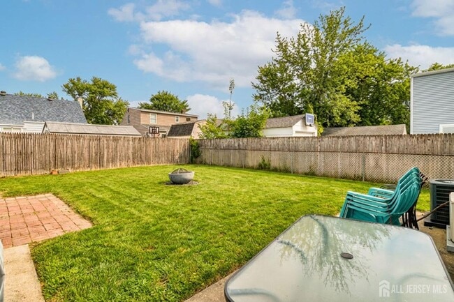 Building Photo - 186 Prigmore St