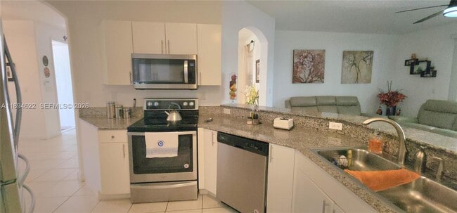 Building Photo - 10955 NW 87th Ln