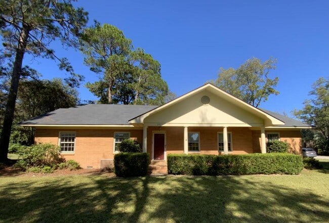 Primary Photo - 201 Highland Rd