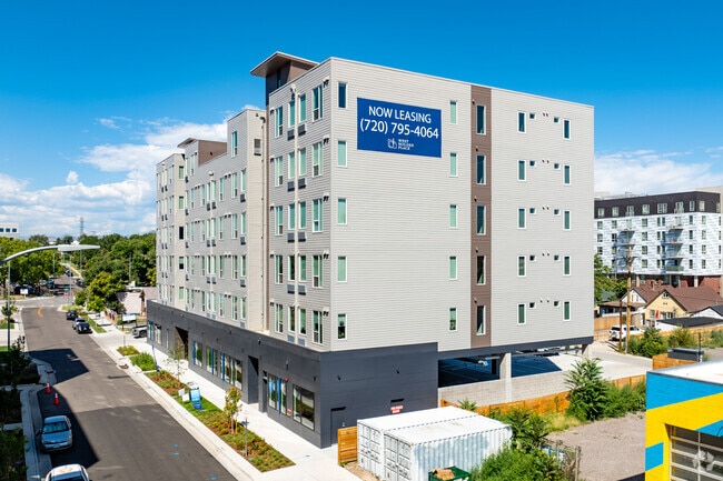 Building Photo - West Holden Place